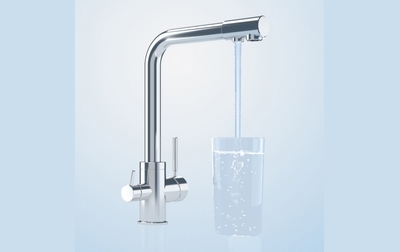 Quelles raisons poussent certains à filtrer l'eau potable de leur robinet ? Est-ce utile ? Comment faire ?